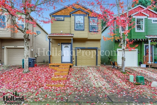 Building Photo - Charming Two-Level Home in Great Hillsboro Location!