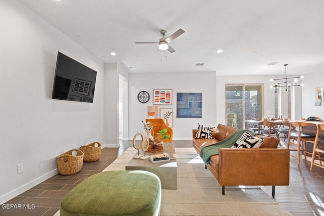 Photo - 245 Emerald Tower Dr