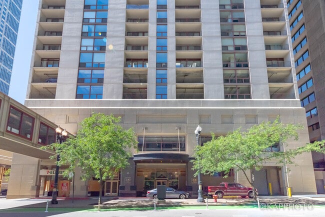 Building Photo - 200 N Dearborn St Unit 3401 Rental