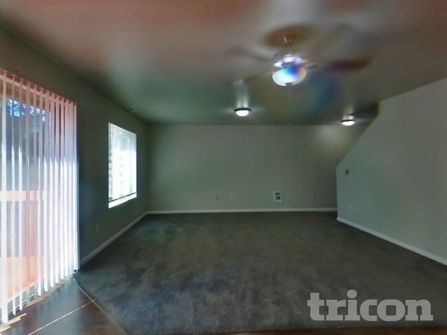 Photo - 1924 Kelowna Place Southest