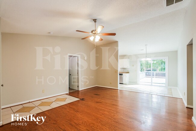 Photo - 110 Waderich Ln