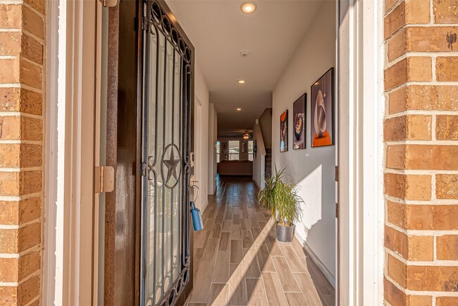 Photo - 5703 Morning Vis Rd