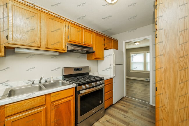 Photo - 220 Spruce St