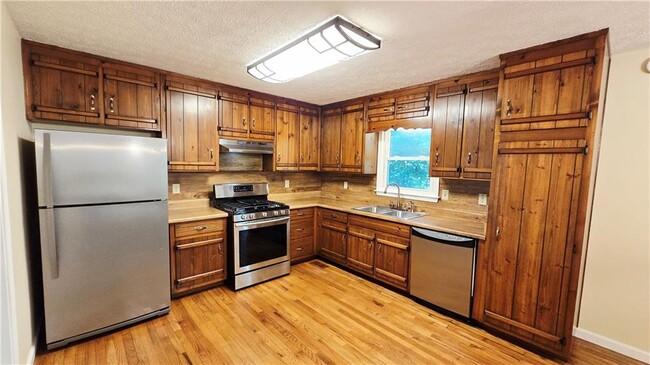 Photo - 103 Westland Ct