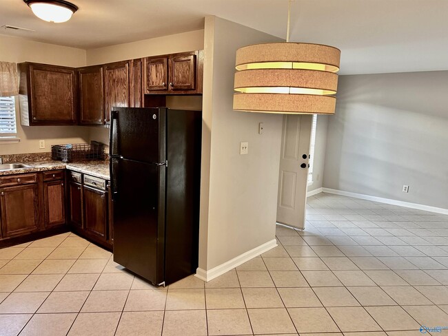 Photo - 142 Angela Dr Unit B