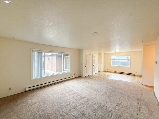 Photo - 1927-1929 Green Ave Unit 1927 Green Ave