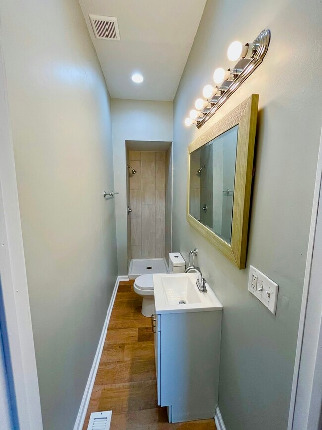 Photo - 1518 Howard St