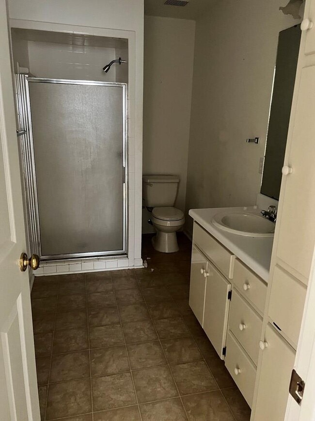 Photo - 2415 Stonewood Dr