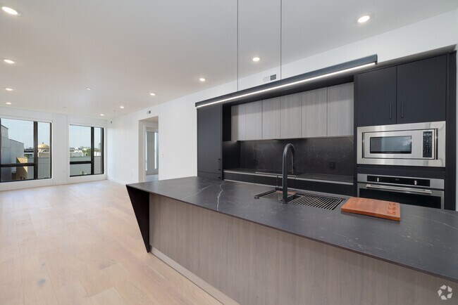 1 habitación, 1 baño con estudio - 820 pies cuadrados - Cocina/sala de estar - 817 N 3rd St