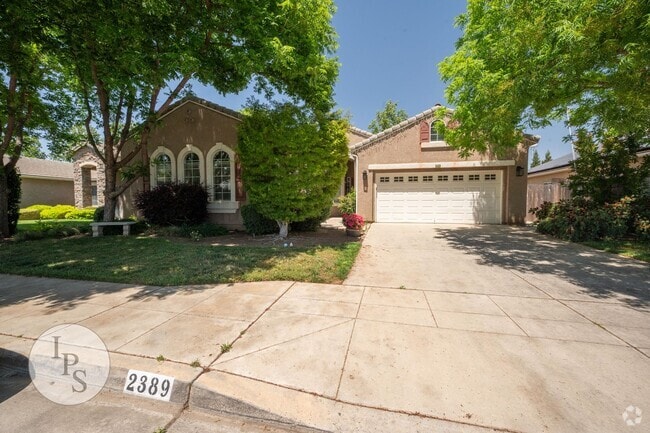 Building Photo - Charming 4BR/2BA Home in the Heart of Clov...
