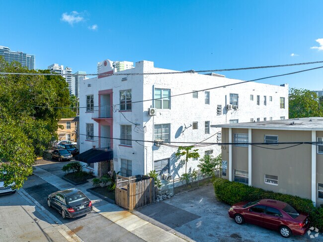 428 SW 9th St Miami, FL 33130 - 428 SW 9th St Apartments