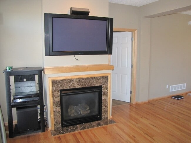 Photo - 3BR/2.5BA Beautiful END UNIT Townhome in Dancing Waters- Available Now!
