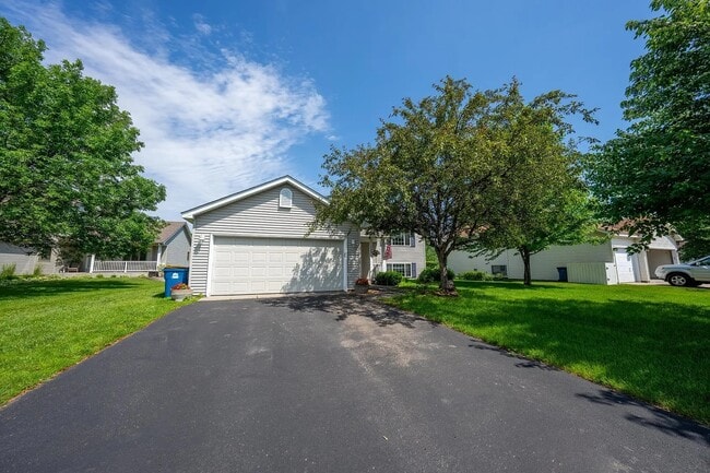 Photo - 1281 Applewood Way