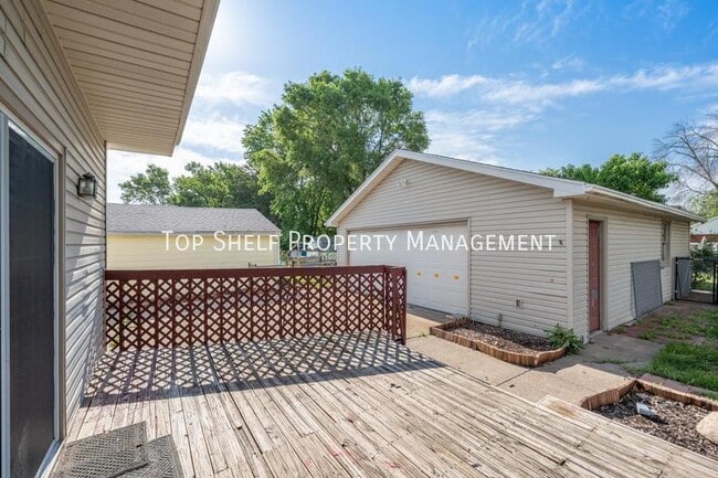 Photo - 1525 Royer St