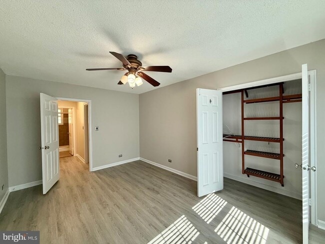 Building Photo - 230 N George Mason Dr Unit 230-4