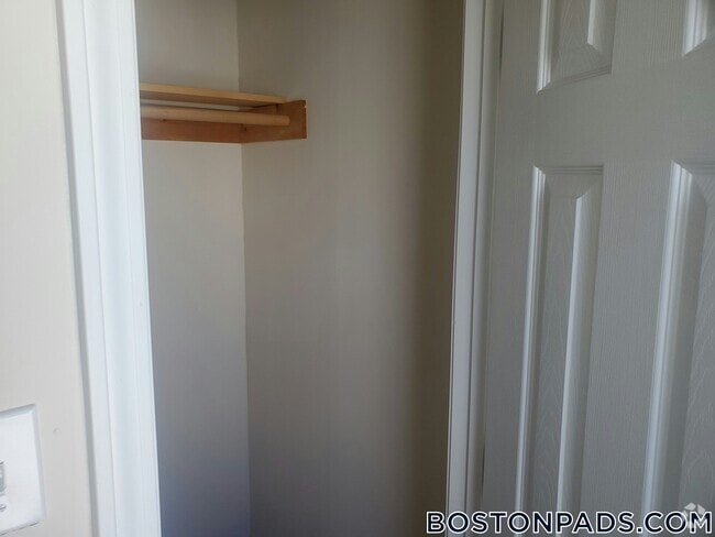 Building Photo - 914 Dorchester Ave Rental