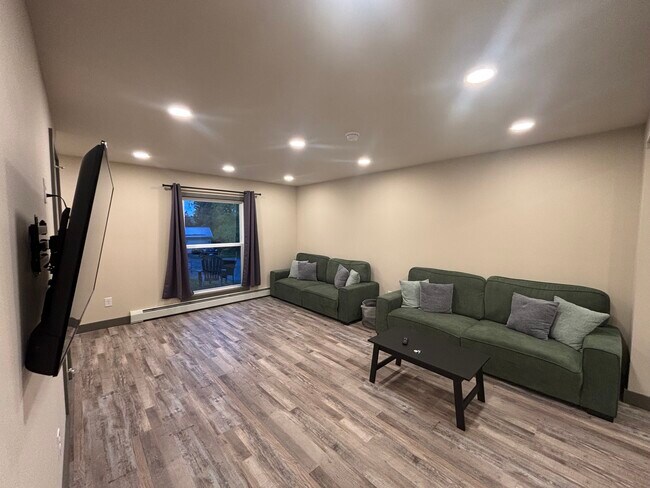 Photo - 124 Eastern Heights Dr Unit A