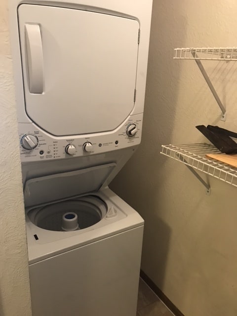 Photo - Bright and spacious two Bedroom one Bath, big deck, great location! (34th)