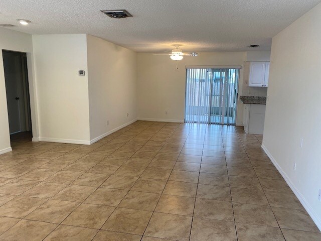 Photo - 1502 Fox Run Dr