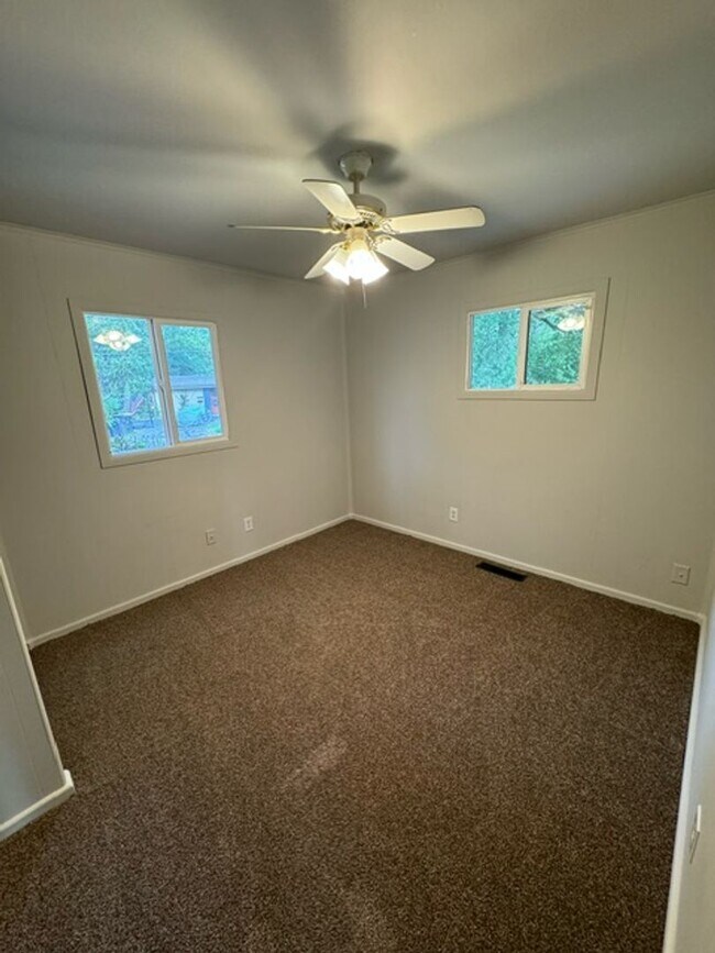 Photo - 2103 Hazelwood Ave