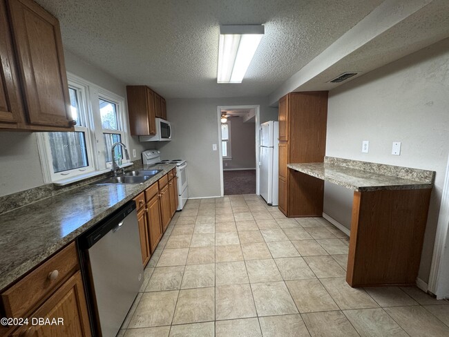 Photo - 1304 Holly Ave