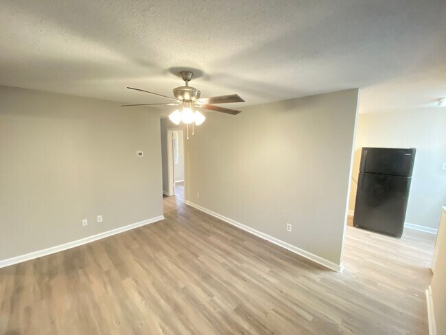 Photo - Fully Renovated 3bd/1ba House in Troutman ...