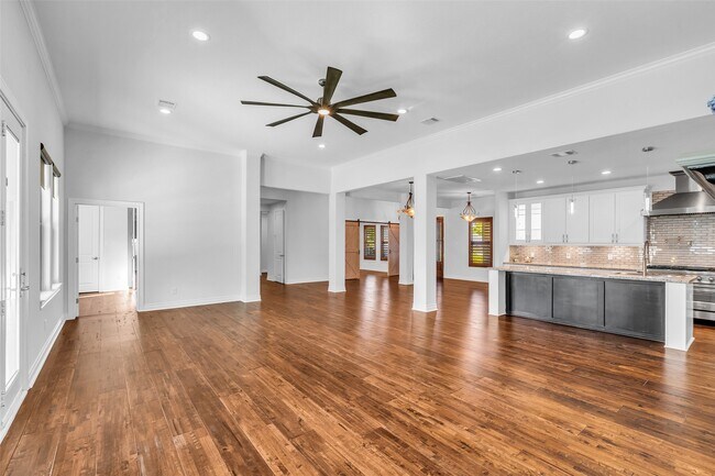 Photo - 17 Bellingham Ct