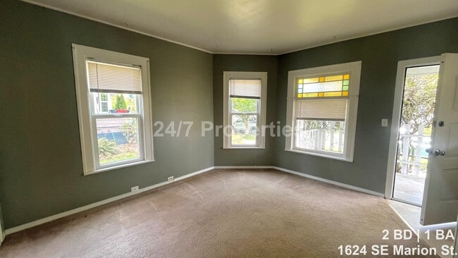 Photo - Charming 2 BD | 1 BA Duplex in Sellwood