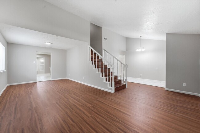 Photo - 2042 Bridge Cross Ln