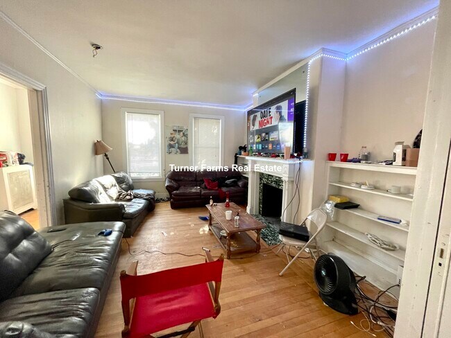 Photo - 1743 Commonwealth Ave Unidad 1