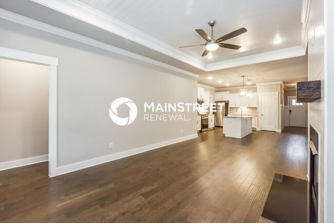 3 Bedroom Pet-Friendly Home in Owens Cross Roads, AL with Main Street Renewal