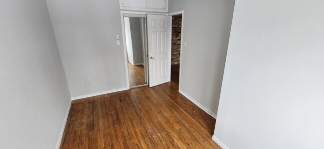 Photo - Beautiful 2 Bedroom in Leslievilel Unit 1