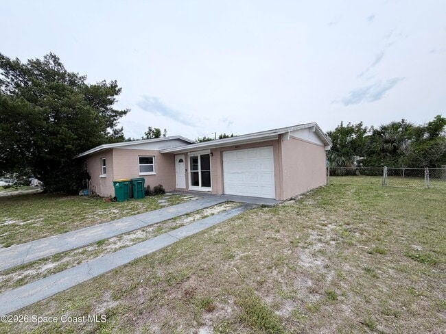 Photo - 2107 Little John Rd