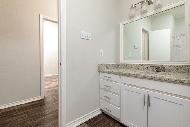 Photo - 5700 Pershing Ave
