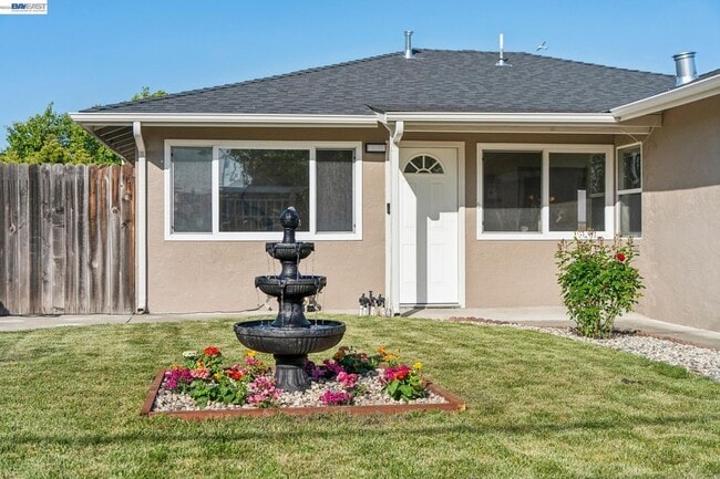 Building Photo - 417 Maitland Dr