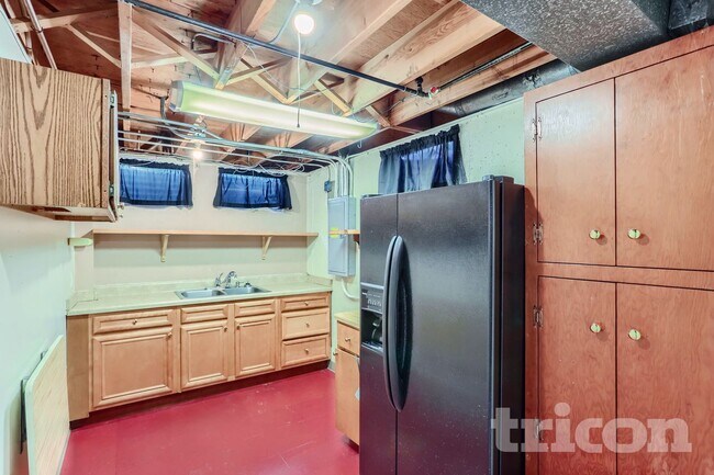 Photo - 1441 Maple Ln