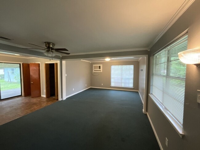 Photo - 9418 Randall Ave