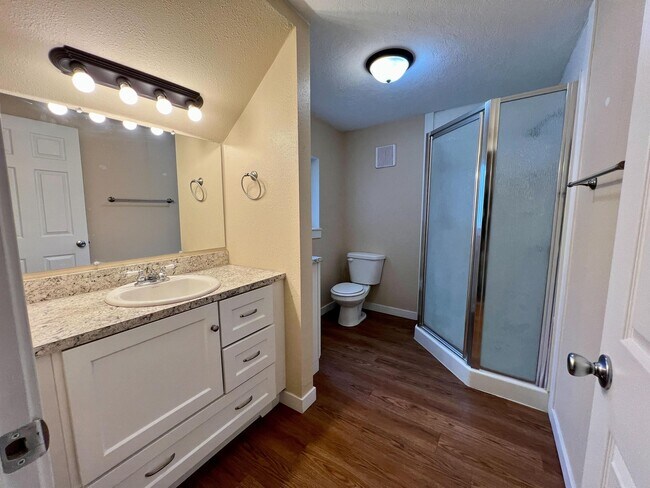 Photo - 1642 Miller Ave