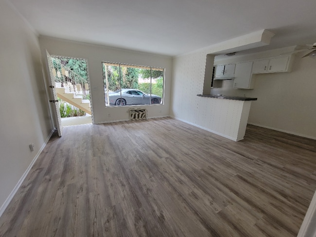 Photo - 13556 Wyandotte St Unidad 1