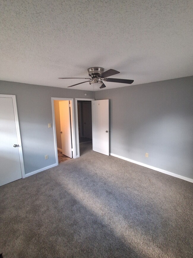 Photo - 2541 Huntington Dr