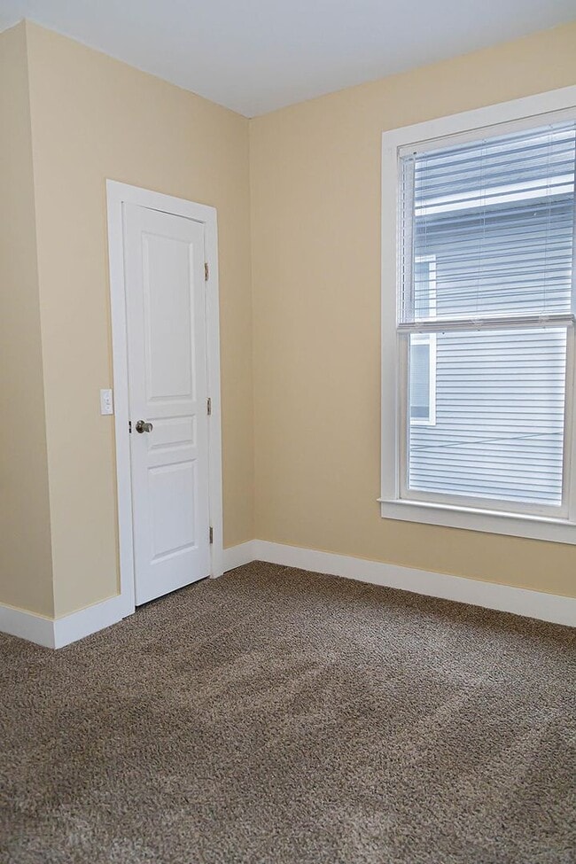 Photo - Spacious 2 Bedroom Walkable to Downtown Unit 522-B