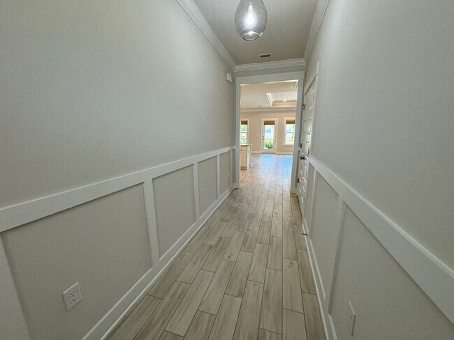 1924 Refuge Cir