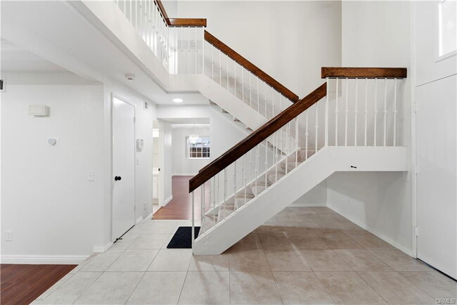 Photo - 10000 Hanna Ave