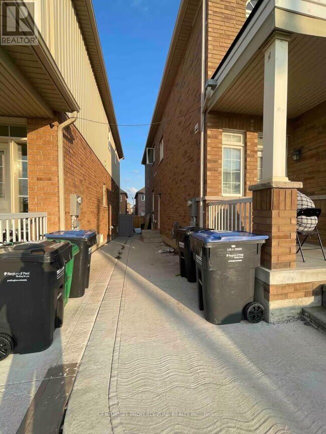Photo - 77 Frenchpark Cir