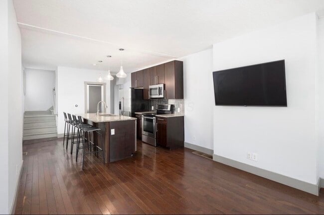 Photo - 2411 Indianola Ave