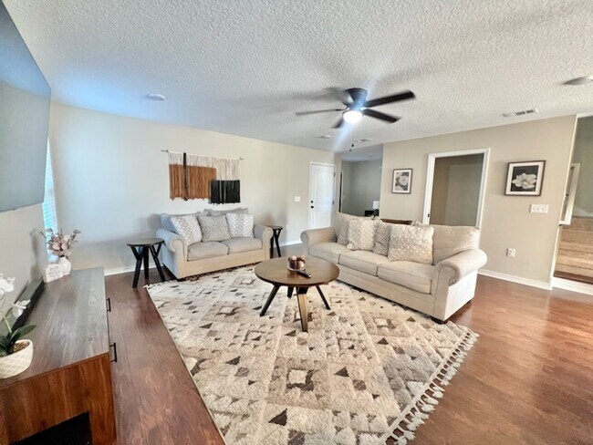 Photo - 104 Bolte Ct