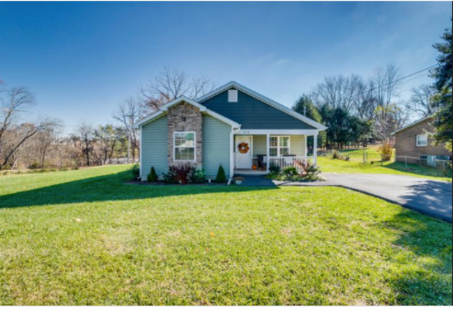3 Bedroom 2 Bathroom House in Johnson City - 3 Bedroom 2 Bathroom House in Johnson City