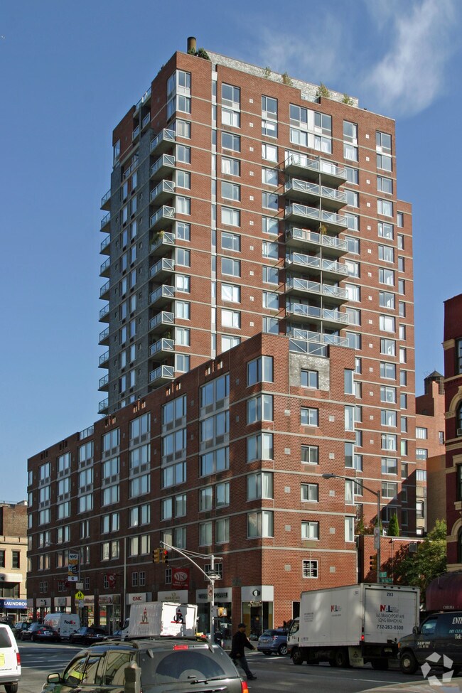 small - Grand Chelsea