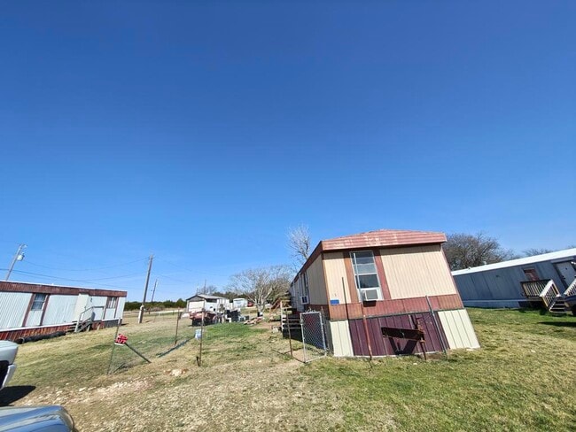 Building Photo - 133 Private Rd 3376G