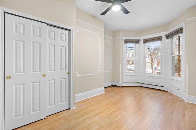 Photo - 110 Duncan Ave Unit 1R